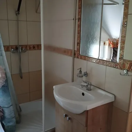 Hous * Pelnik